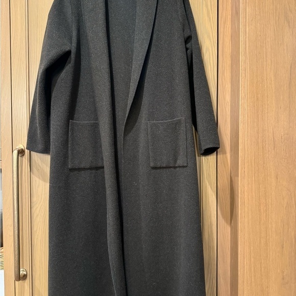 Alo Dark Gray High-Waist Ripped Warrior Legging / small - Picture 12 of 13